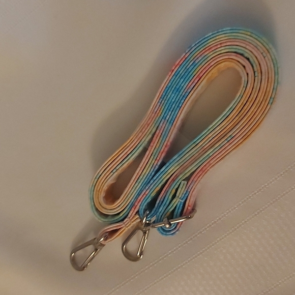 🎉FREE WITH PURCHASE🎉 Rainbow Purse Strap - Picture 4 of 5